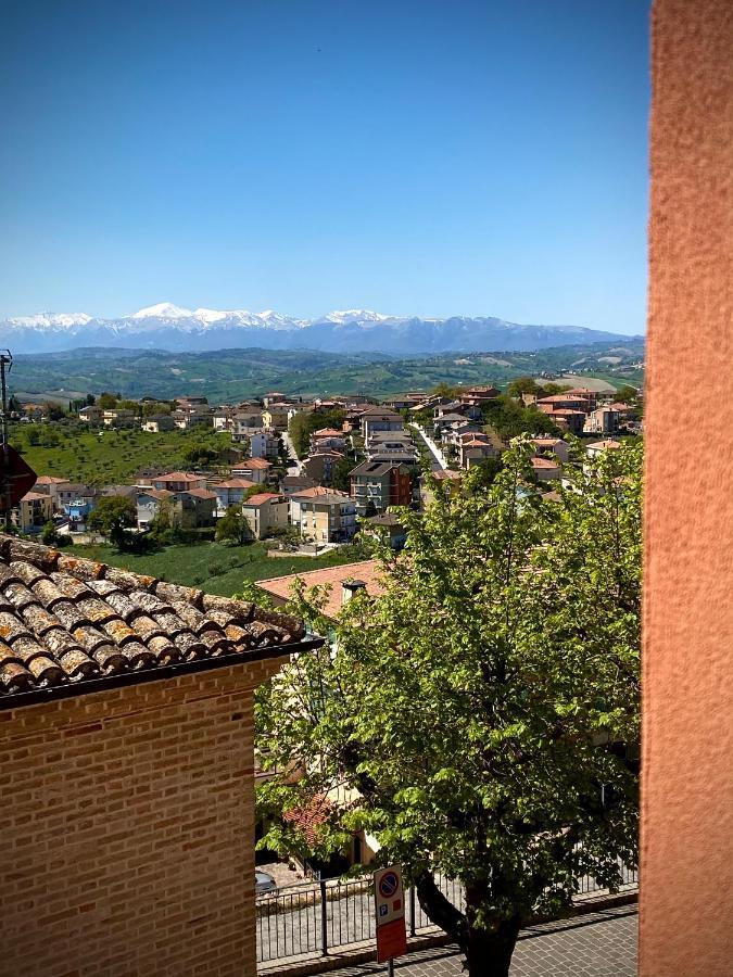 B&B Terrazza Sul Borgo Mogliano Exterior photo