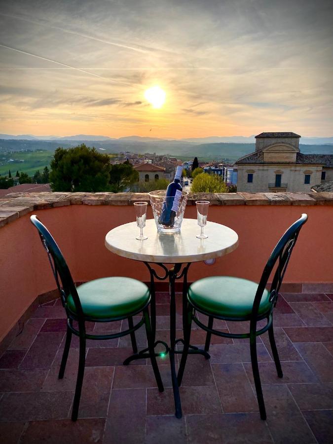 B&B Terrazza Sul Borgo Mogliano Exterior photo